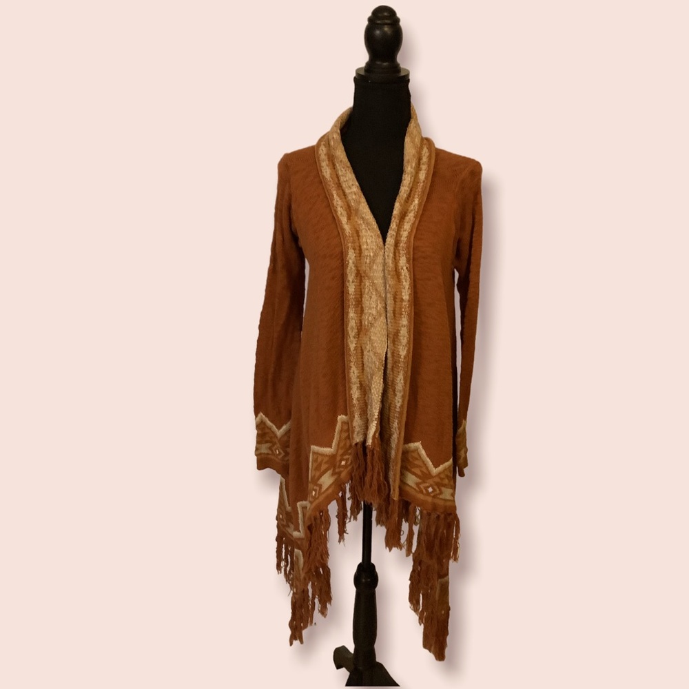 Forever 21 women’s sweater dry front cardigan. Size small